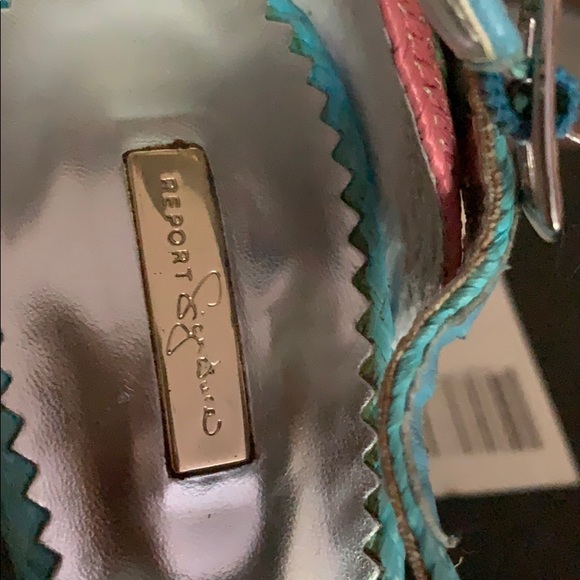 Size 7 - Picture 2 of 2